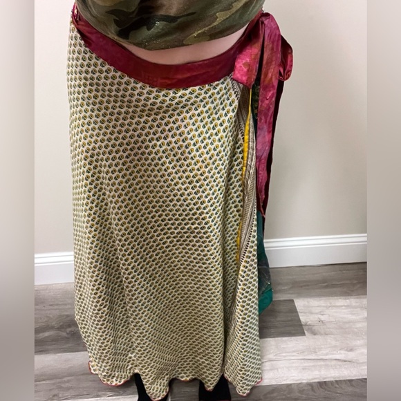 Wrap skirt - Picture 2 of 3